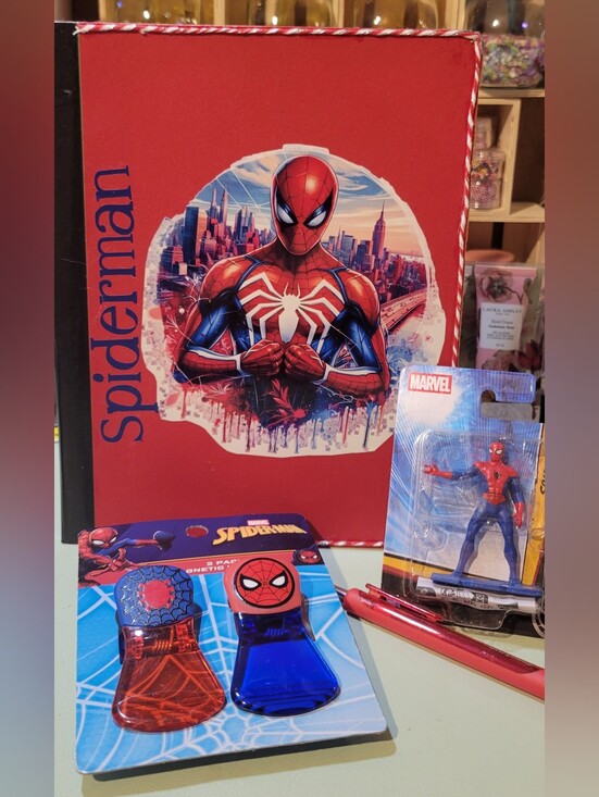 Marvel Other - Marvel Spider-Man Red & Blue Collectible Gift Set. Notebook Pen Clips Pen,Figure